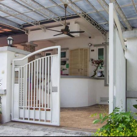 Nautilus Bay Home Inn George Town Buitenkant foto
