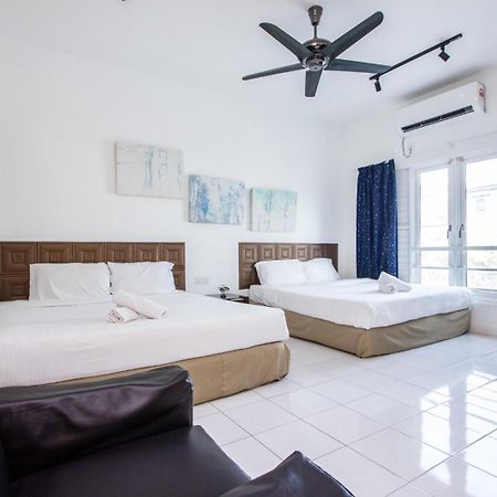 Nautilus Bay Home Inn George Town Buitenkant foto