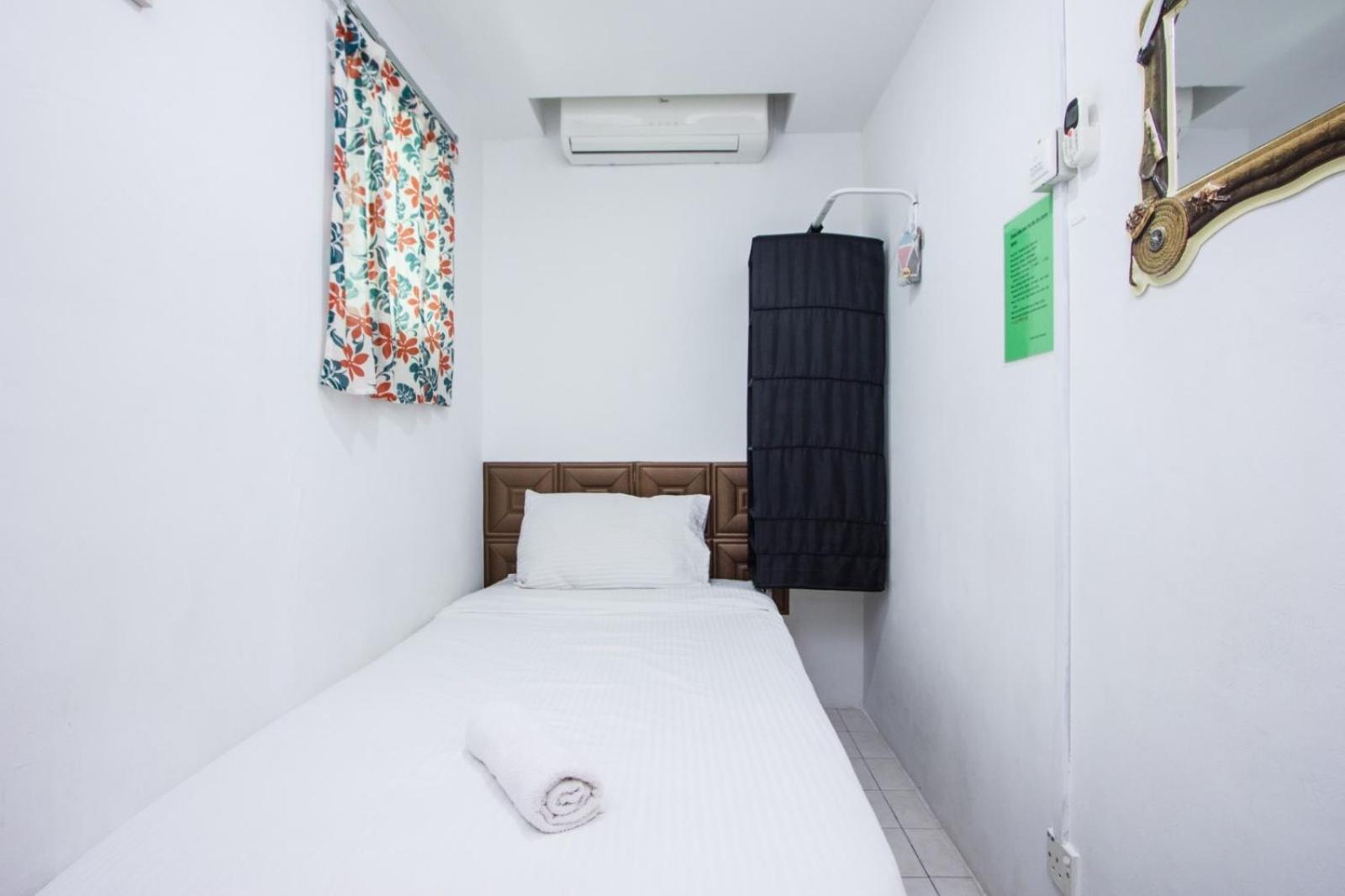 Nautilus Bay Home Inn George Town Buitenkant foto