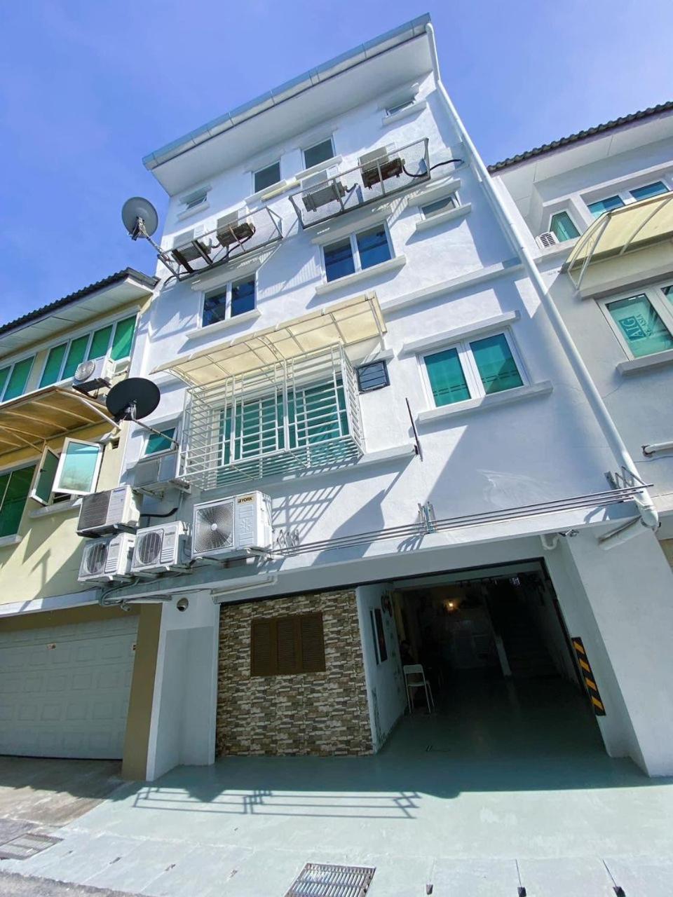 Nautilus Bay Home Inn George Town Buitenkant foto