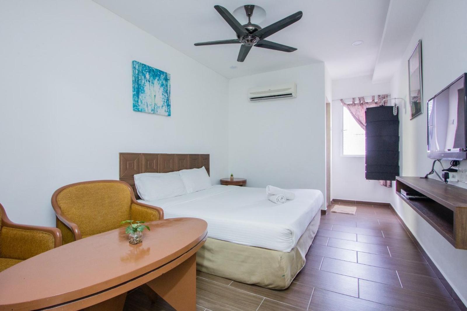 Nautilus Bay Home Inn George Town Buitenkant foto